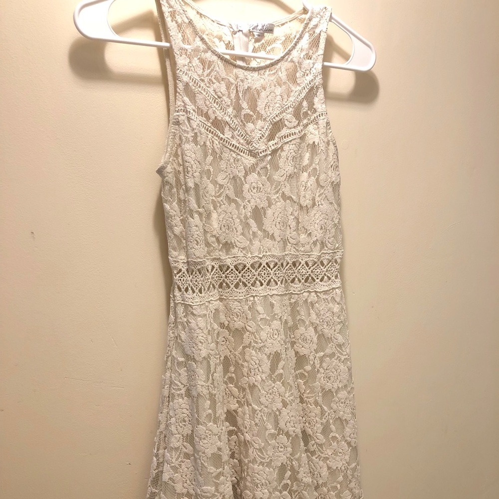 Rebellion Medium cream floral lace dress